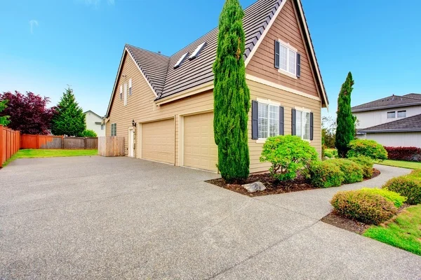 How Epoxy Flooring Resists Wear in Driveway Applications in Ridgeland SC
